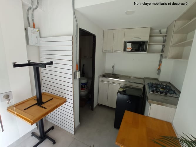 Local en arriendo en Villa Carlota, Medellín, 14 m² · foto 2 de 5