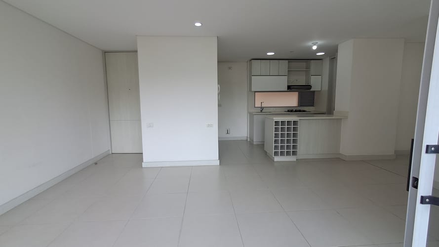 Apartamento de 2 alcobas en arriendo en Loma Del Esmeraldal, Envigado, 81 m² · foto 7 de 18