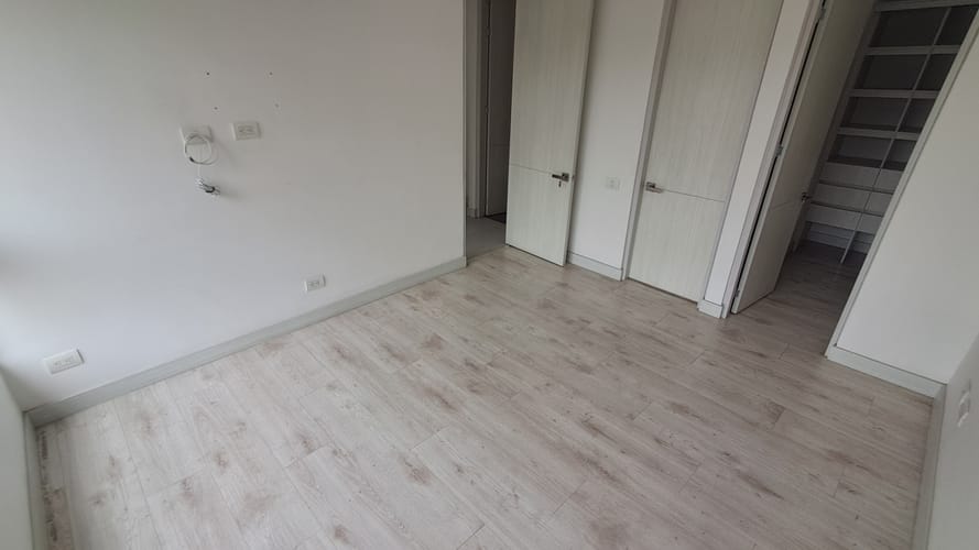 Apartamento de 2 alcobas en arriendo en Loma Del Esmeraldal, Envigado, 81 m² · foto 12 de 18