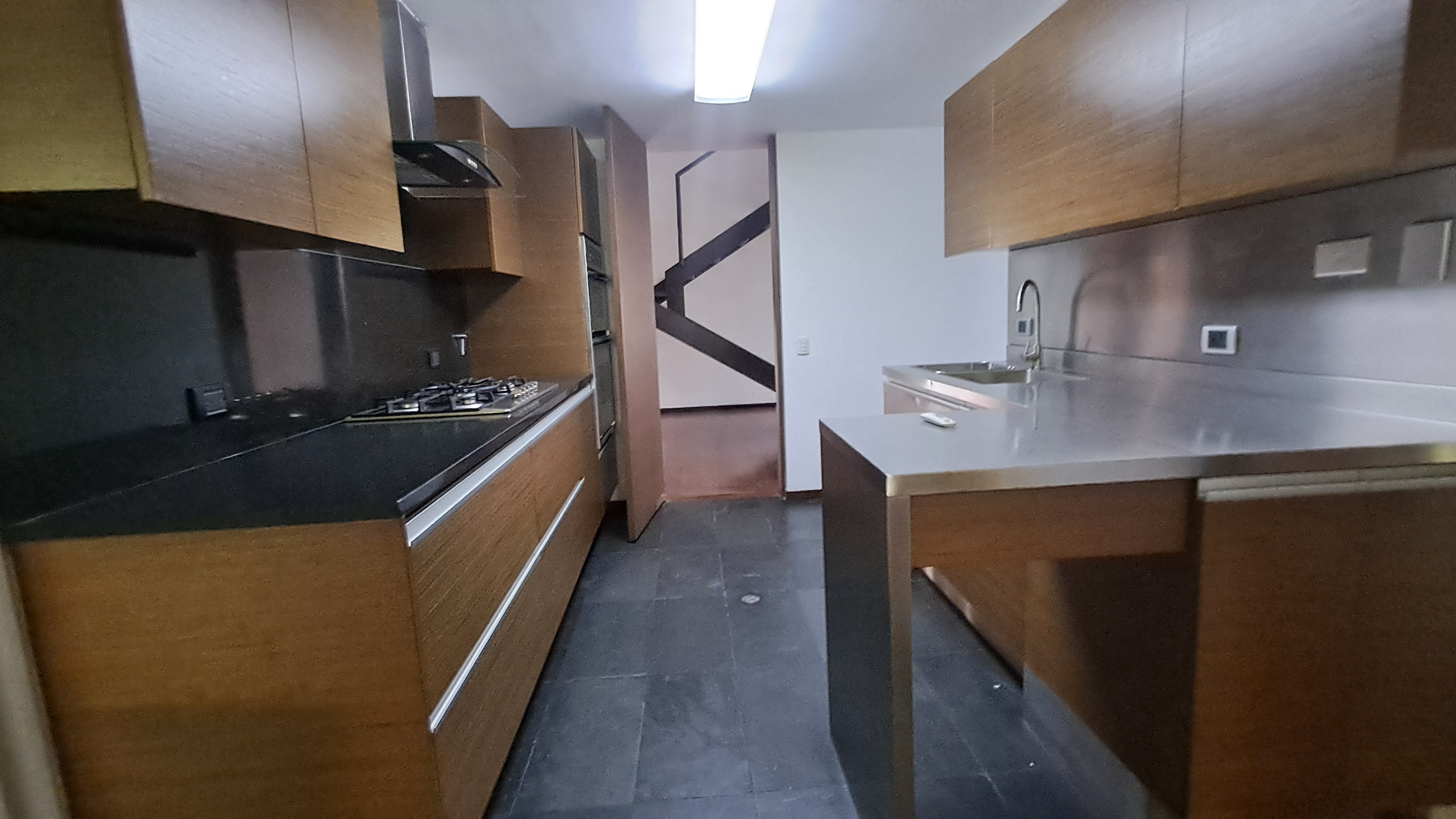 Apartamento en arriendo en El Poblado, Medellín · foto 2 de 19
