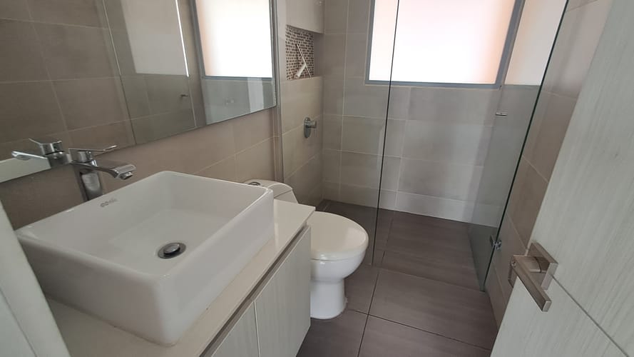 Apartamento de 2 alcobas en arriendo en Loma Del Esmeraldal, Envigado, 81 m² · foto 16 de 18
