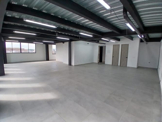 Bodega en arriendo en Laureles, Medellín, 120 m² · foto 3 de 5