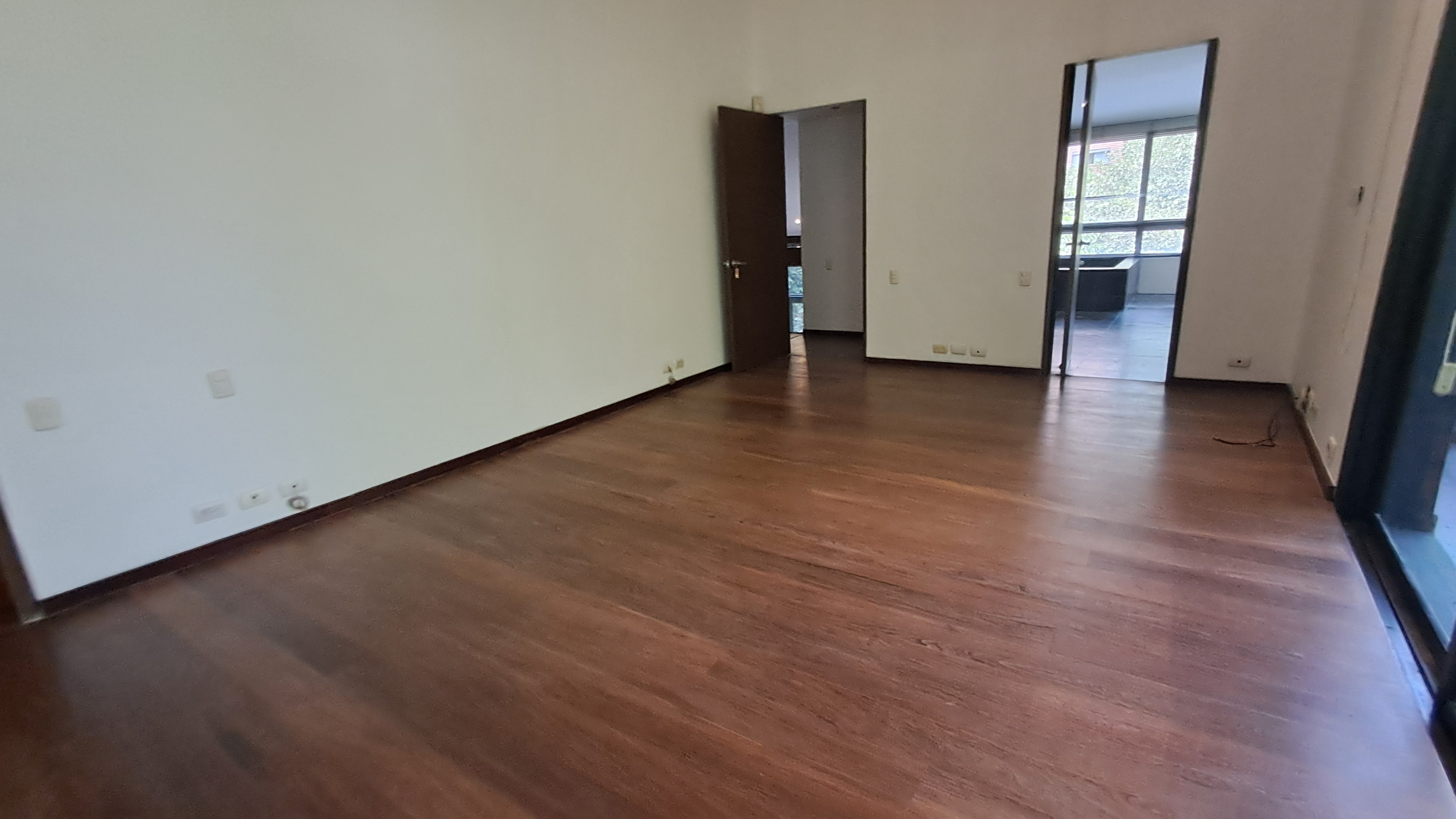Apartamento en arriendo en El Poblado, Medellín · foto 11 de 19