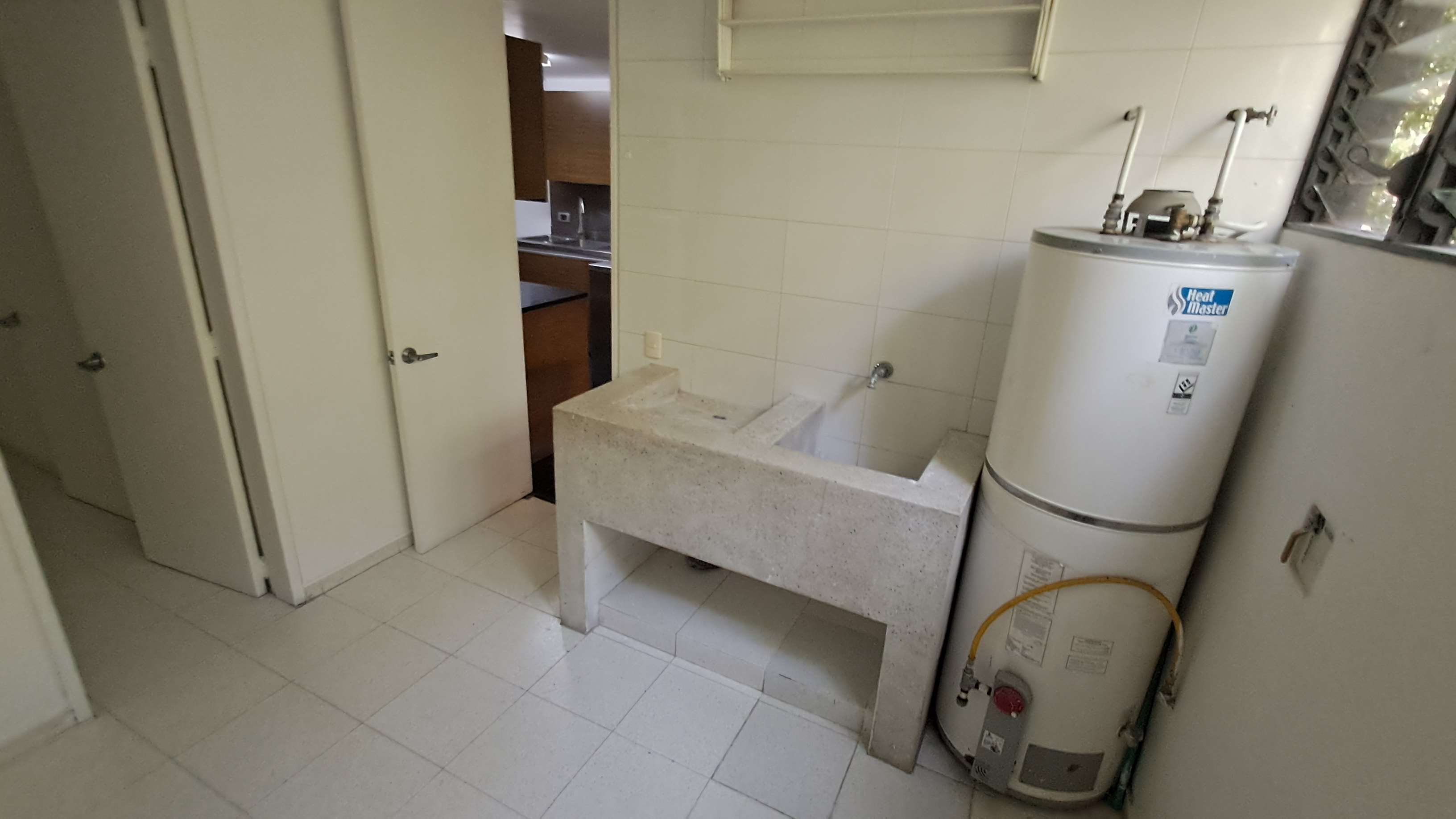 Apartamento en arriendo en El Poblado, Medellín · foto 18 de 19