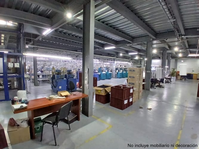 Bodega en arriendo en La Esmeralda, Itagüí, 1000 m² · foto 5 de 6