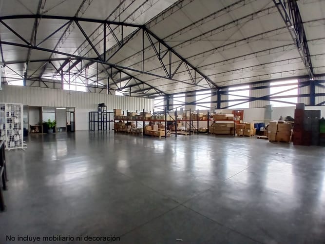 Bodega en arriendo en La Esmeralda, Itagüí, 1000 m² · foto 6 de 6