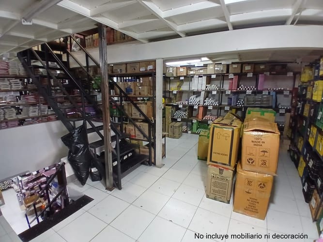 Bodega en arriendo en La América, Medellín, 790 m² · foto 3 de 6