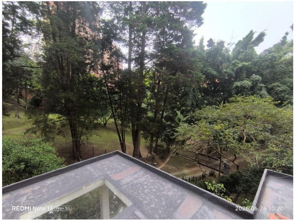 Apartamento en venta en El Poblado, Medellín · foto 2 de 24