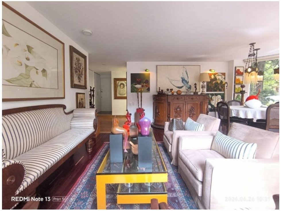 Apartamento en venta en El Poblado, Medellín · foto 8 de 24