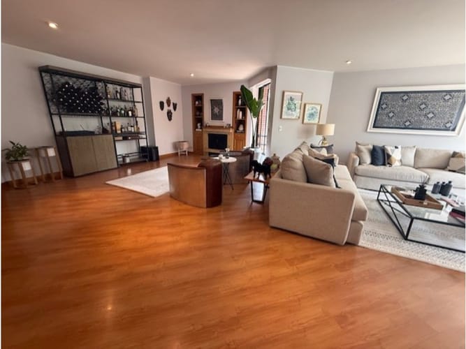 Apartamento de 3 alcobas en venta en La Cabrera, Bogotá, 353 m² · foto 11 de 17