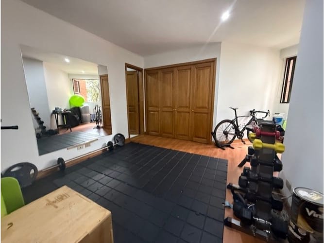 Apartamento de 3 alcobas en venta en La Cabrera, Bogotá, 353 m² · foto 15 de 17