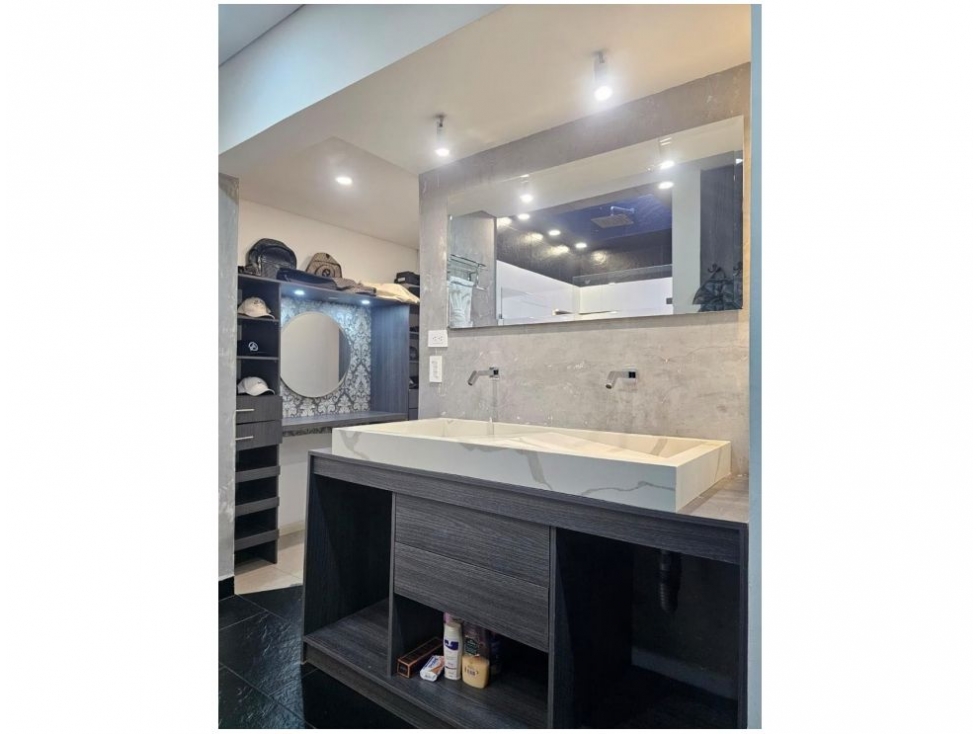 Apartamento en venta en El Poblado, Medellín · foto 16 de 24