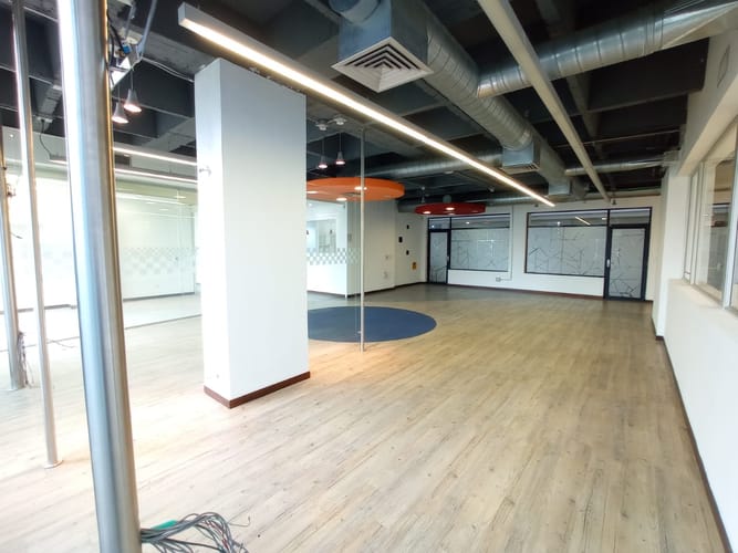 Local en arriendo en Los Balsos, Medellín, 203 m² · foto 8 de 9