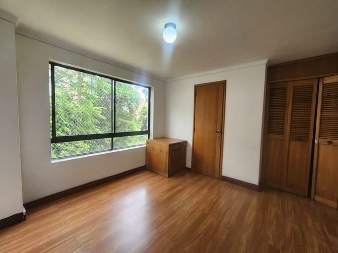 Apartamento de 4 alcobas en arriendo en Los Balsos, Medellín, 200 m² · foto 4 de 9