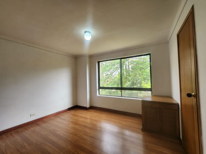 Apartamento de 4 alcobas en arriendo en Los Balsos, Medellín, 200 m² · foto 5 de 9