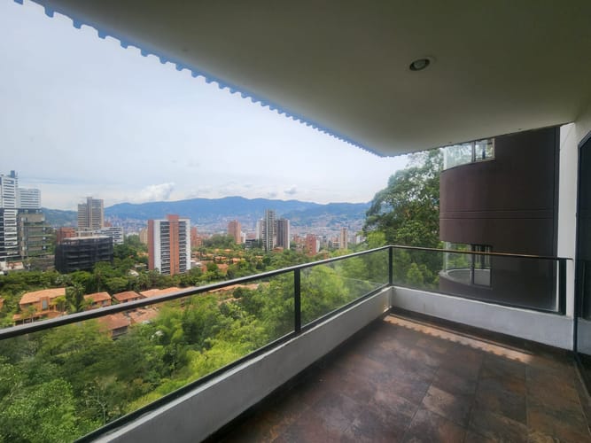 Apartamento de 4 alcobas en arriendo en Los Balsos, Medellín, 200 m² · foto 6 de 9