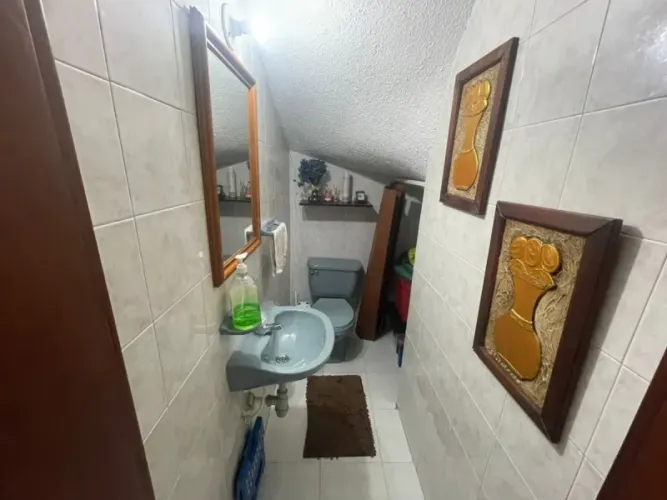 Casa de 4 alcobas en venta en Los Andes, Bogotá, 186 m² · foto 3 de 21