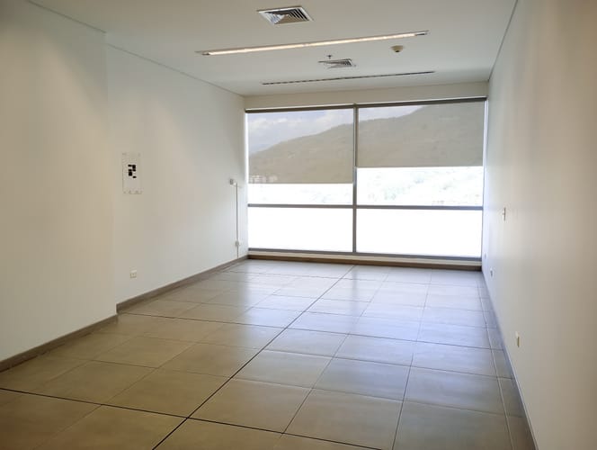 Oficina en arriendo en Chipichape, Cali, 38 m² · foto 7 de 24