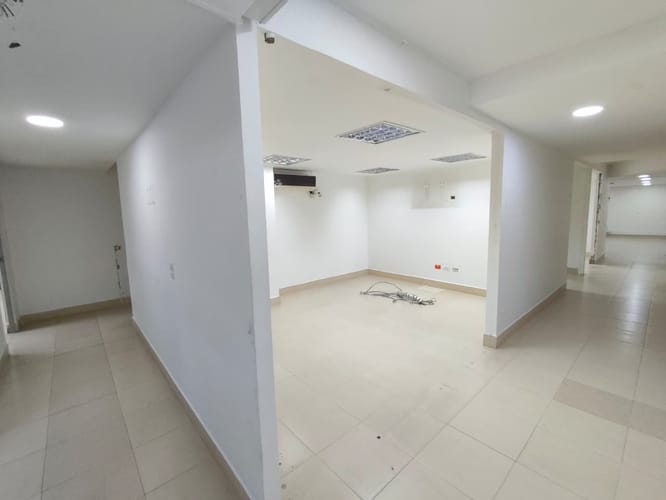 Local en arriendo en Sector Plaza De Bolivar, Pereira, 579 m² · foto 7 de 19