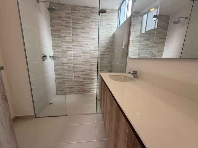 Apartamento de 3 alcobas en arriendo en Villa Carlota, Medellín, 102 m² · foto 5 de 18