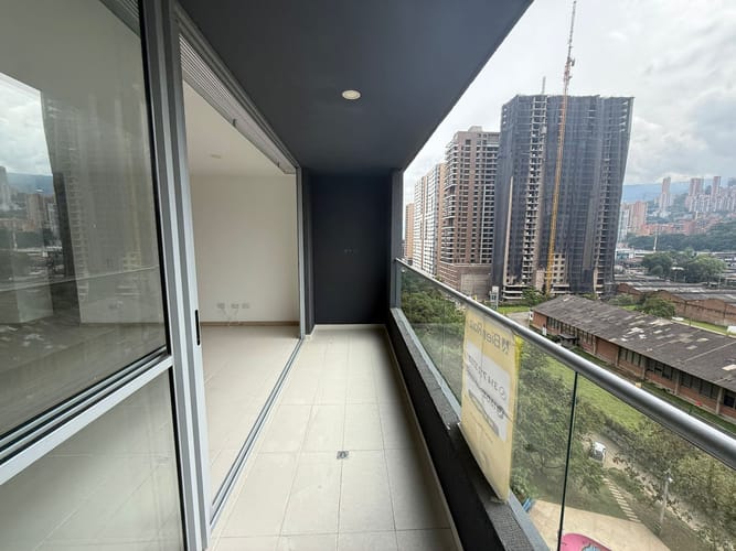 Apartamento de 3 alcobas en arriendo en Villa Carlota, Medellín, 102 m² · foto 7 de 18
