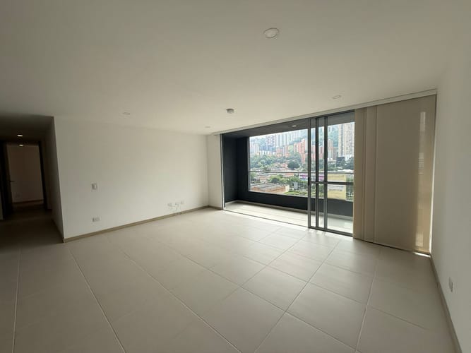 Apartamento de 3 alcobas en arriendo en Villa Carlota, Medellín, 102 m² · foto 8 de 18
