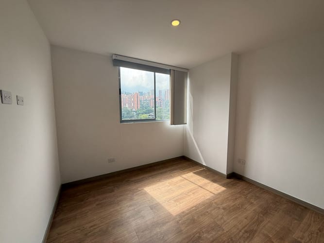 Apartamento de 3 alcobas en arriendo en Villa Carlota, Medellín, 102 m² · foto 15 de 18