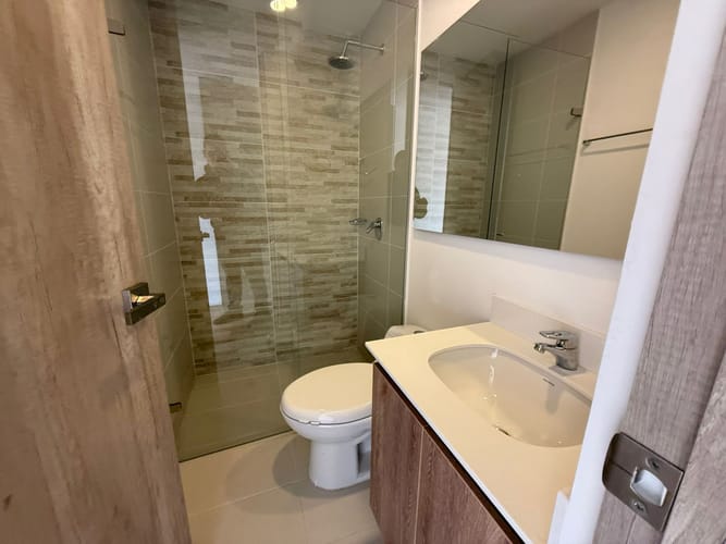 Apartamento de 3 alcobas en arriendo en Villa Carlota, Medellín, 102 m² · foto 16 de 18