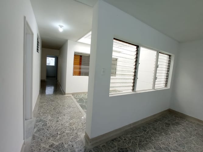 Local en arriendo en Lorena, Medellín, 210 m² · foto 2 de 13