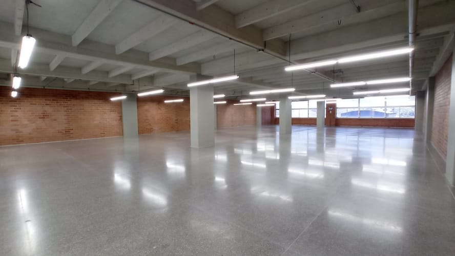 Oficina en arriendo en Campo Amor, Medellín, 233 m² · foto 3 de 4