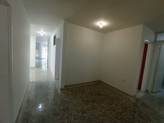 Local en arriendo en Lorena, Medellín, 210 m² · foto 9 de 13