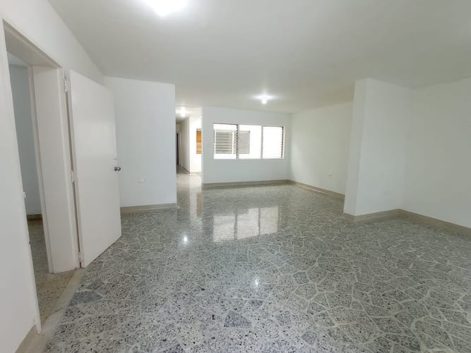 Local en arriendo en Lorena, Medellín, 210 m² · foto 12 de 13