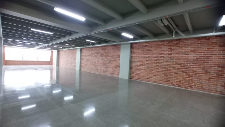 Local en arriendo en Santa Fe, Medellín, 231 m² · foto 3 de 5