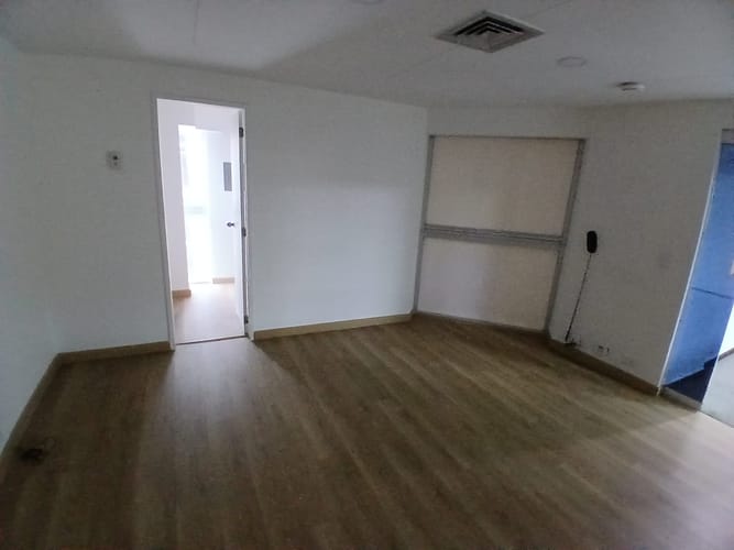 Oficina en arriendo en El Diamante No. 2, Medellín, 41 m² · foto 6 de 8