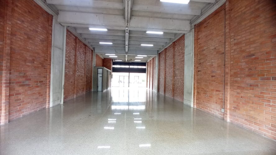 Local en arriendo en Santa Fe, Medellín, 194 m² · foto 2 de 4