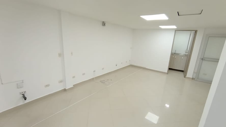 Oficina en arriendo en Suramericana, Medellín, 60 m² · foto 2 de 9