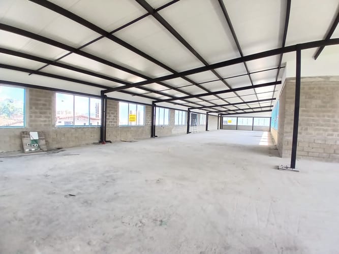 Local en arriendo en Cucaracho, Medellín, 480 m² · foto 4 de 5