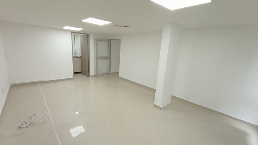 Oficina en arriendo en Suramericana, Medellín, 60 m² · foto 3 de 9
