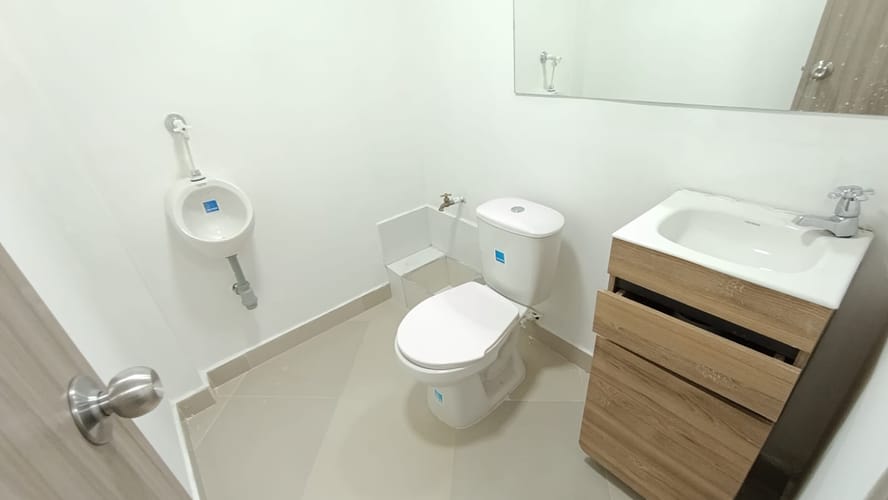 Oficina en arriendo en Suramericana, Medellín, 60 m² · foto 8 de 9