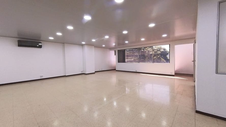 Oficina en arriendo en Guayabal, Medellín, 112 m² · foto 3 de 10