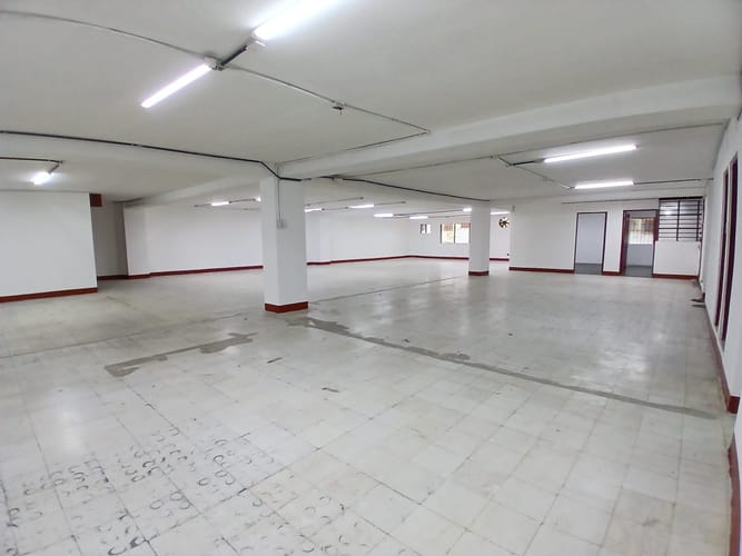 Bodega en arriendo en Caribe, Medellín, 510 m² · foto 5 de 10