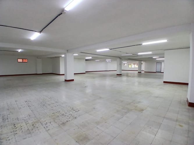 Bodega en arriendo en Caribe, Medellín, 510 m² · foto 6 de 10