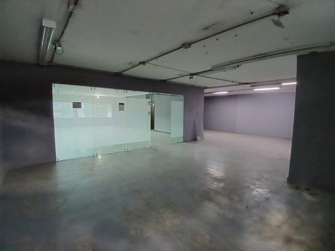 Bodega en arriendo en Laureles, Medellín, 300 m² · foto 4 de 9