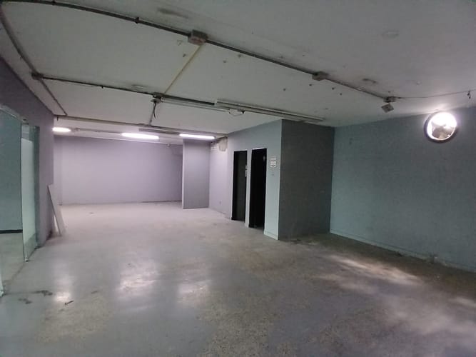 Bodega en arriendo en Laureles, Medellín, 300 m² · foto 5 de 9