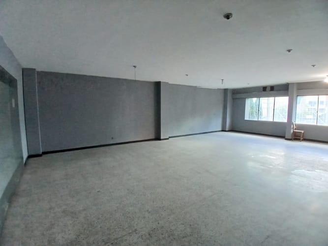Bodega en arriendo en Laureles, Medellín, 300 m² · foto 6 de 9