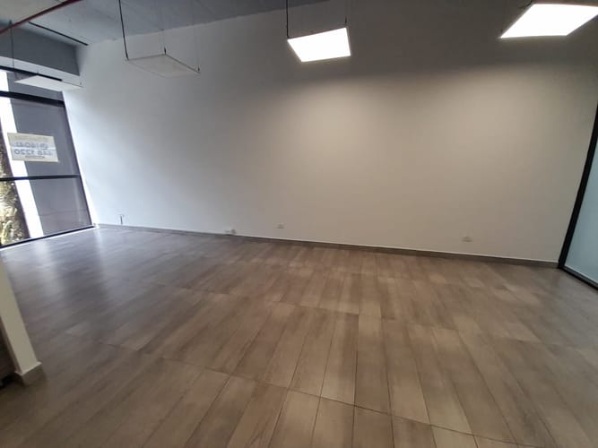 Oficina en arriendo en Altos Del Poblado, Medellín, 36 m² · foto 5 de 12