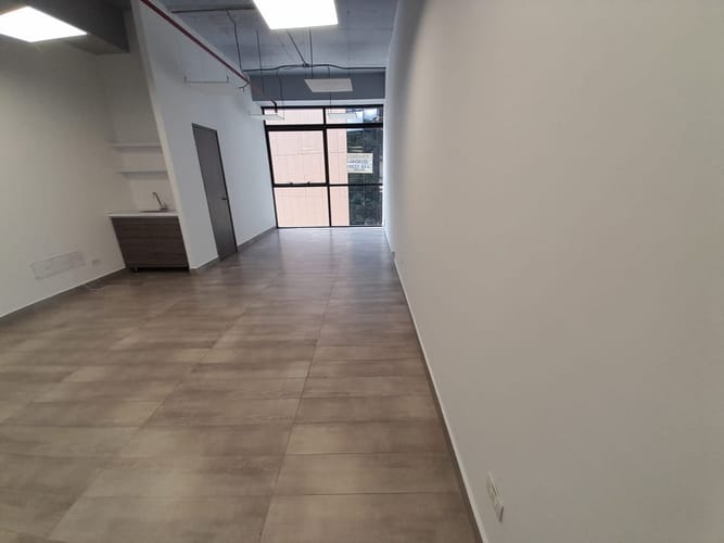 Oficina en arriendo en Altos Del Poblado, Medellín, 36 m² · foto 10 de 12