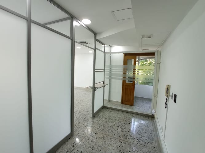 Oficina en arriendo en Santa María De Los Ángeles, Medellín, 51 m² · foto 3 de 5