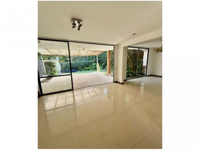 Apartamento de 3 alcobas en venta en Loma Del Esmeraldal, Envigado, 218 m² · foto 2 de 22
