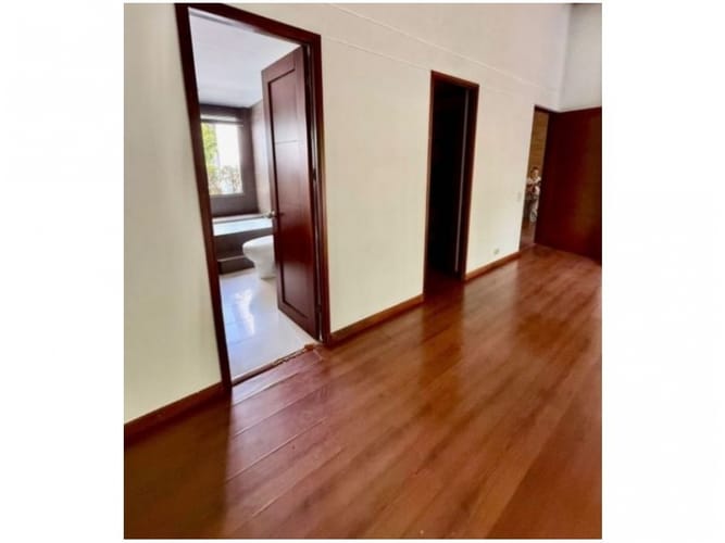 Apartamento de 3 alcobas en venta en Loma Del Esmeraldal, Envigado, 218 m² · foto 21 de 22